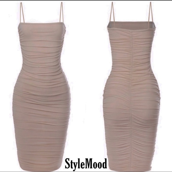 Gorgeous Dream Girl Dresses ✨ Mini & Midi - Picture 4 of 7